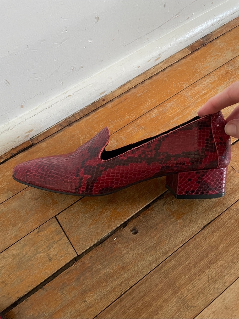 L’intervalle red and black snake skin print leather pumps- size 38/7.5 - Picture 6 of 12